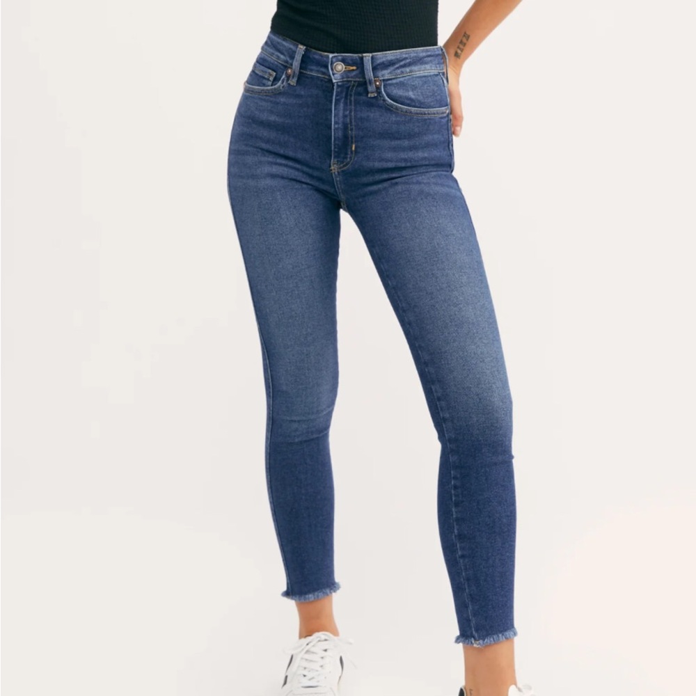 Free People high waist Jegging, Raw Hem. Like new